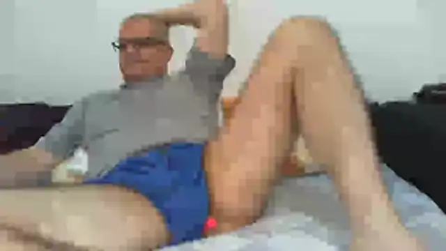 eyess12 (M mature) - EVERY 10 TOKENS I MASTURBATE  30 SECONDS