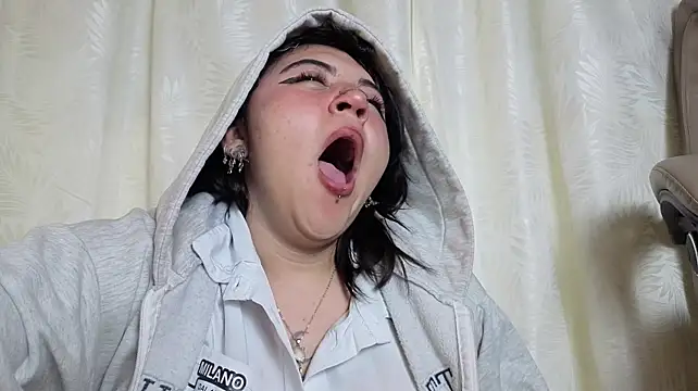 Blueberry_gothic webcam