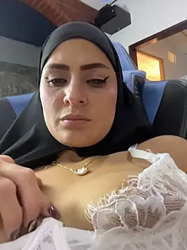 aisha_k (F young) - Mouth tease for you 💋