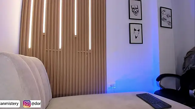 Dorianmistery2322_ webcam
