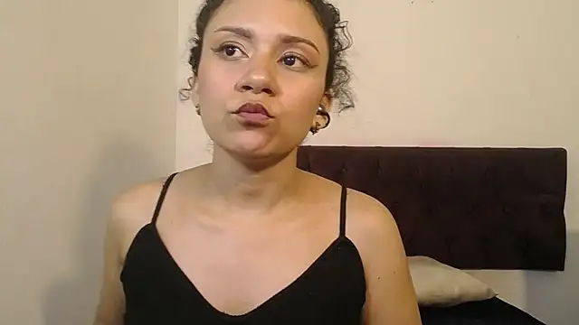 Little18Doll webcam