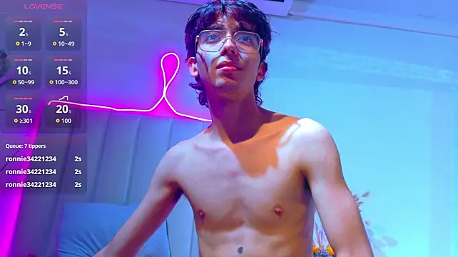 Twink_Sebas7