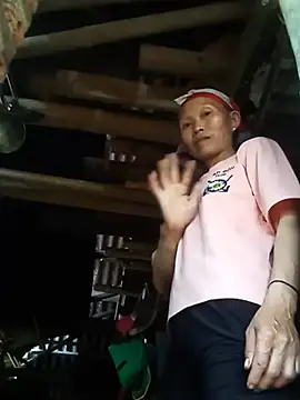 Nguyen_Emaa webcam