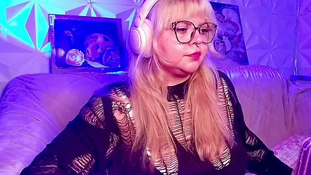 Satyn_doll