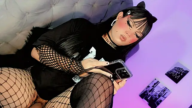 Model: misstreslatin