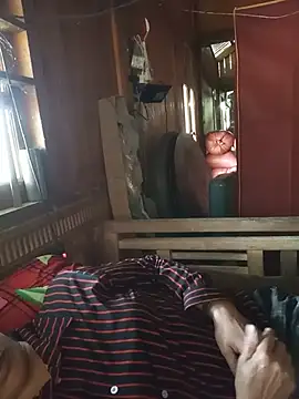 Linda-04 webcam