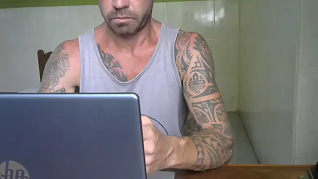 HotHunkHarry webcam