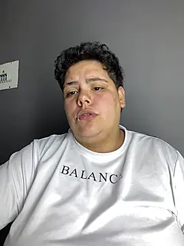 Hailey_Curvy