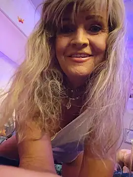 annika_lately webcam