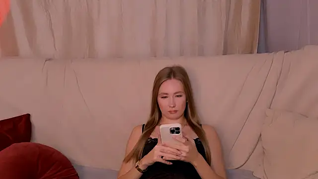 EllyColins webcam