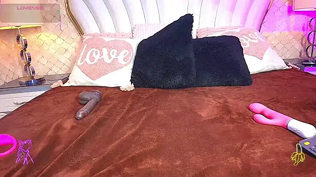MiaDiamont webcam