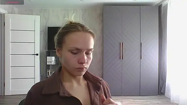 Annie_Cohn live cam on StripChat