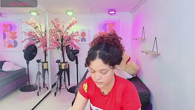 Maggy_t18 webcam