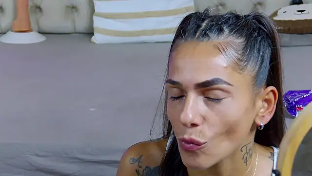 PlayfulShow webcam
