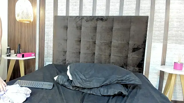 Hannah_Cross webcam