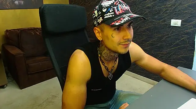 RomeoBodhi webcam