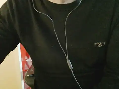 ayang1088 (M mature) - 聊天，交友 ，相互喜欢的可以+QQ+WhatAPP+telegraphC