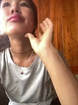 hoa_mai live cam on StripChat