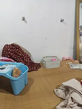 Mina_squirrt