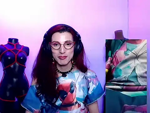 Moira-Hot webcam