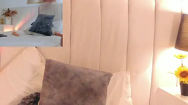 leah_bloom_ webcam