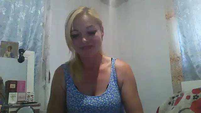 Lola_115 webcam