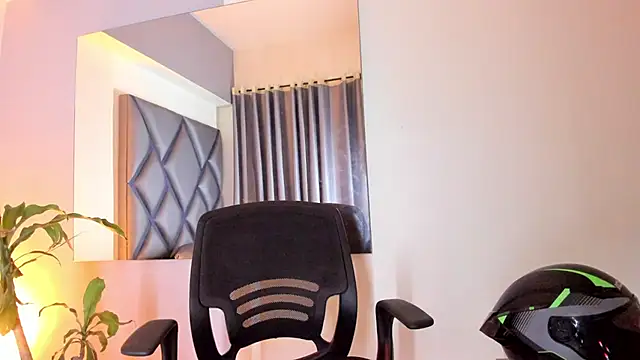 Ithan_Hott live sex cam