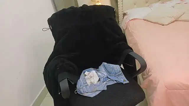Ariana_girlhots webcam