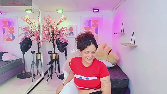 Maggy_t18 webcam