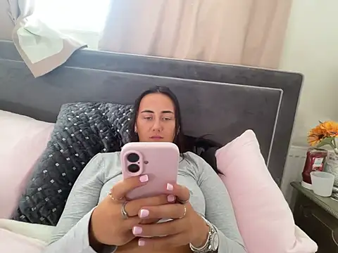 Lizzylouxox webcam
