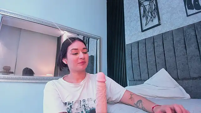 Lia_Cherry_7 webcam