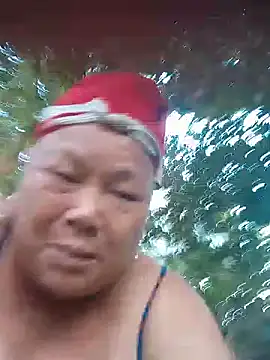 LoveMomy68 webcam