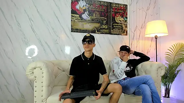 COOL_BOYS2 webcam