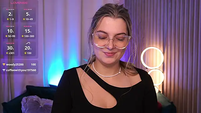 LucreciaStorm live cam on StripChat