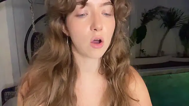 Sarahhh_xxx webcam