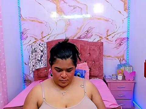 MiaBlakeXXX webcam