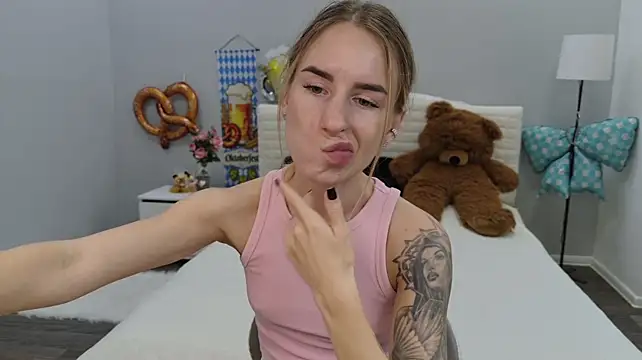 DeboraHorny webcam