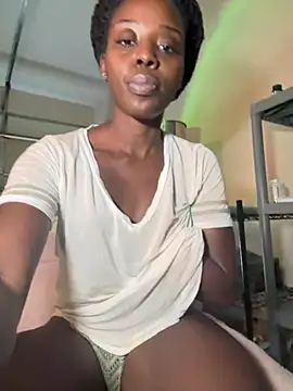 thechocolatepeach live sex cam