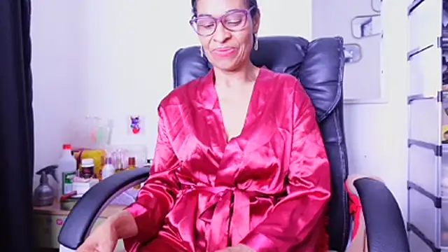 Aries_Mature webcam