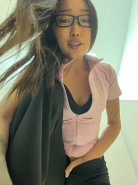 trytomakememoam webcam