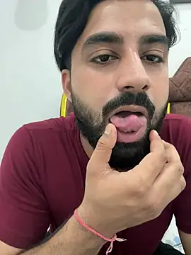Royalboy_03 live cam on StripChat