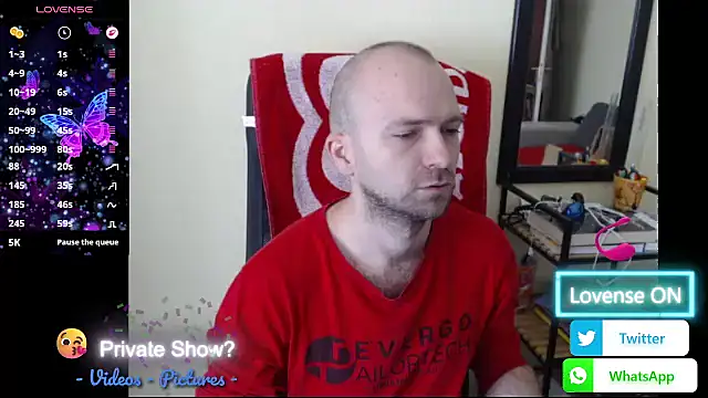 RealManHaveHairy webcam