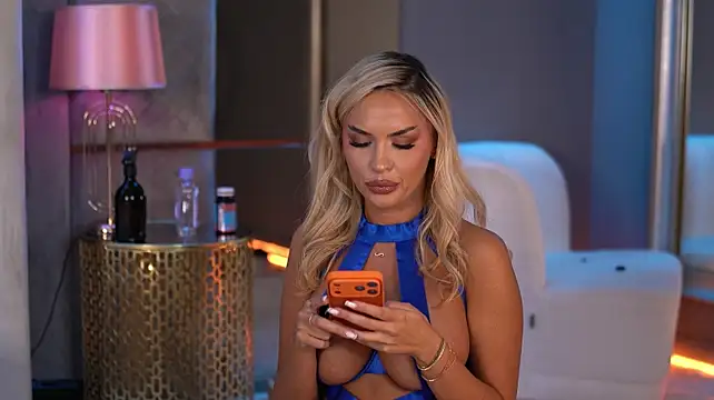SelenaFrost webcam