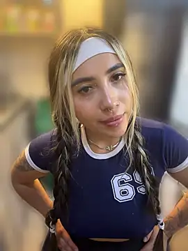 ManuelaVeeleez