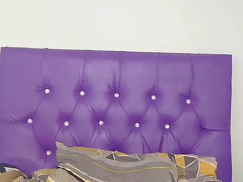 BustyOrgasmPie webcam