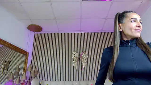 PlayfulShow live cam on StripChat