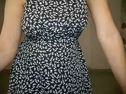 Hoty-Nancyy webcam