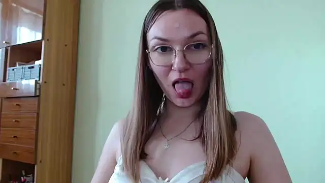 LooveELLYx webcam