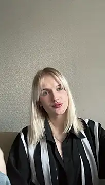 LizzettMorty webcam