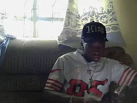 JewelFuckEntertainer212 webcam